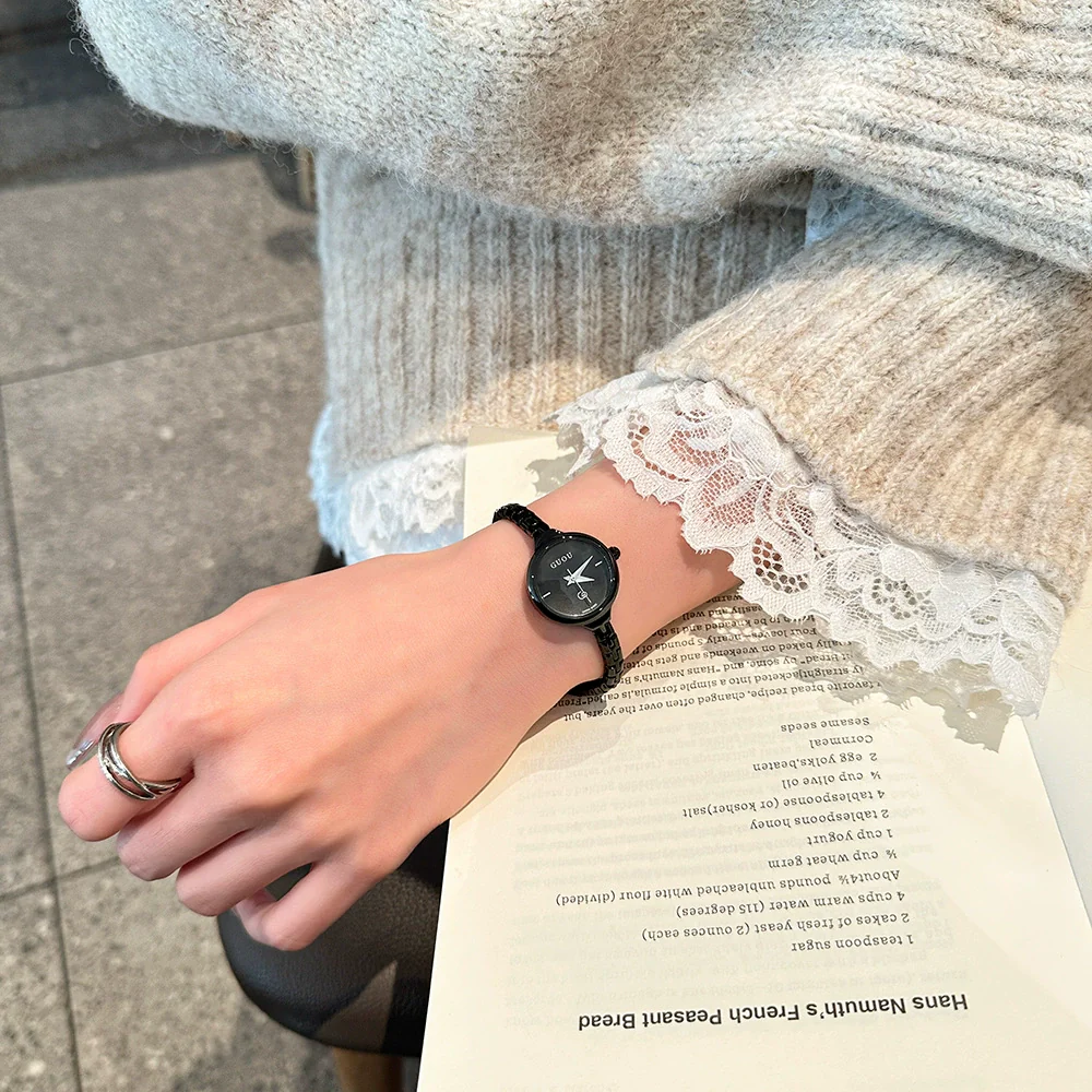 Ladies Alloy Casual Round Dial Wrist Watch With Stainless Steel Buckle And Mineral Reinforced Glass Mirror - Image 3