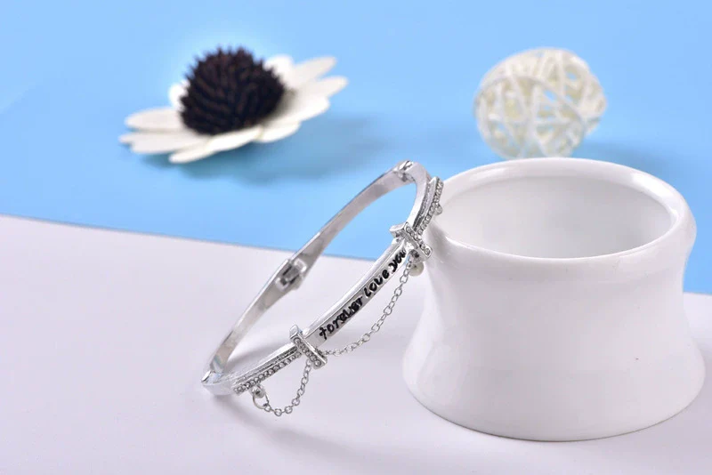 Ladies Alloy Heart Shape Inlaid Crystal Jewelry Bracelet - Image 13