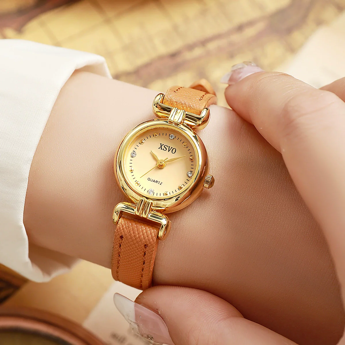 Ladies Alloy Imitation Leather Quartz Watch With Round Dial And Pin Buckle