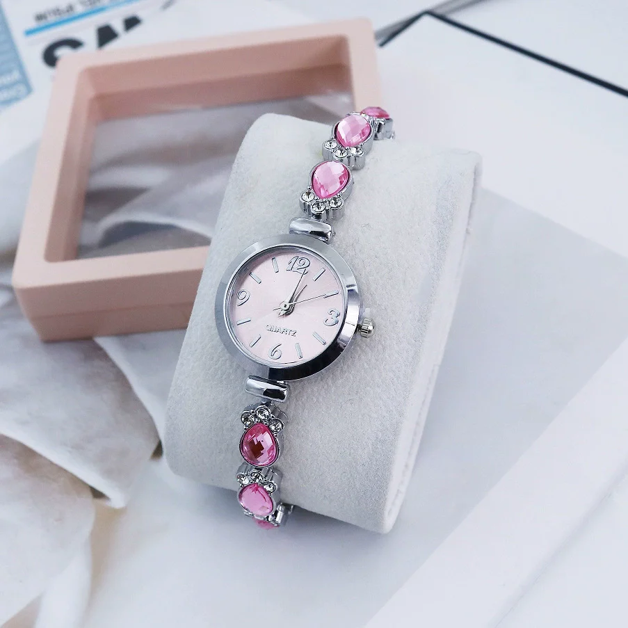 Ladies Alloy Round Dial Fashion Cat's Claw Diamond Bracelet Watch - Image 12