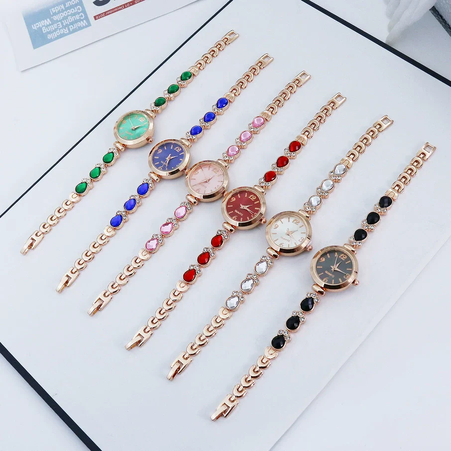 Ladies Alloy Round Dial Fashion Cat's Claw Diamond Bracelet Watch - Image 2