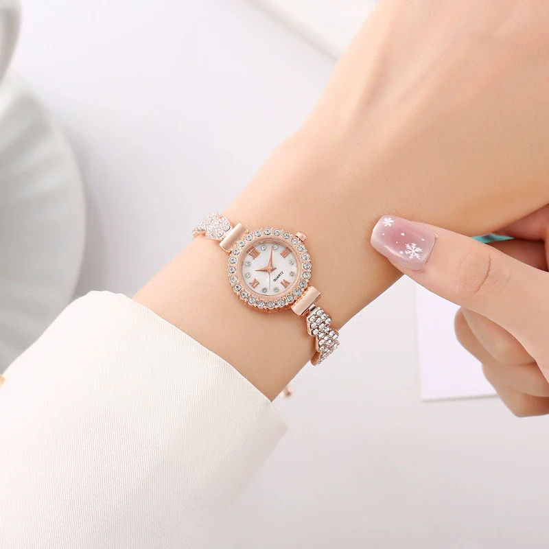 Ladies Alloy Round Quartz Watch With Diamond Fashionable Style And Pull Rope Buckle And Spiral Crown