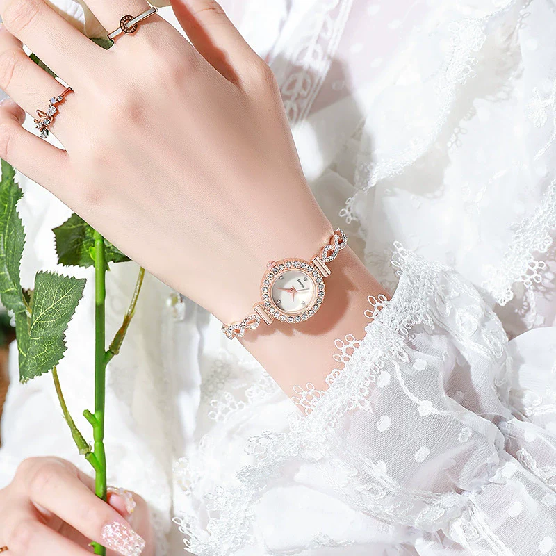 Ladies Casual Alloy Round Quartz Watch With Stainless Steel Buckle - Image 3