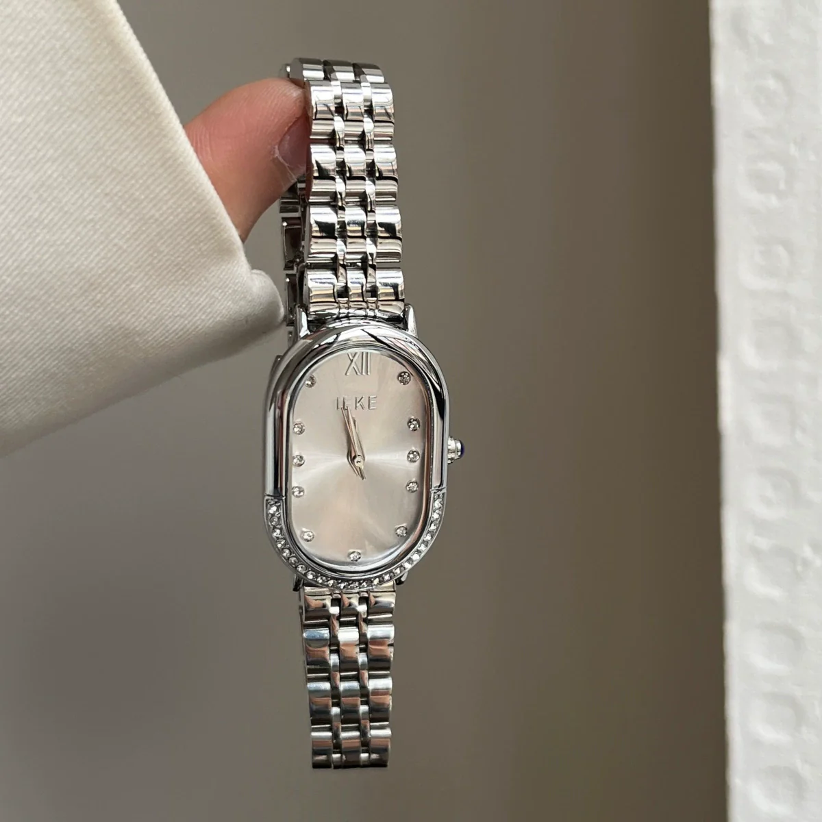 Ladies Fashion Alloy Quartz Watches With Oval Dial And Steel Buckle - Image 5