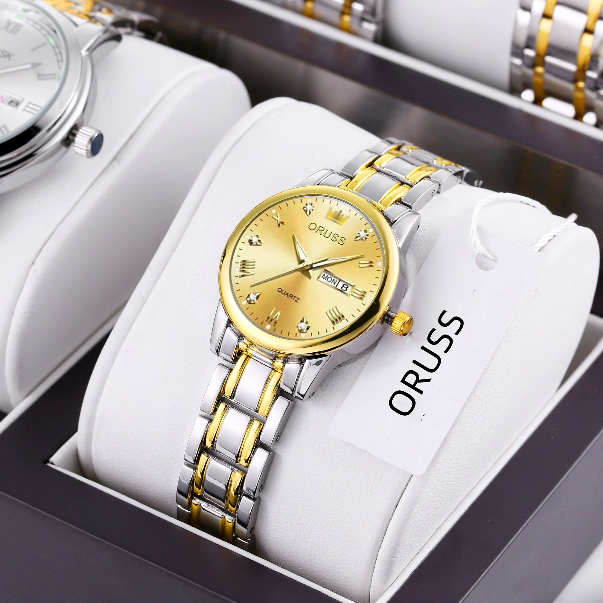 Ladies Fashion Business Diamond Waterproof Luminous Quartz Watch With Round Dial And Alloy Strap And Case - Image 4