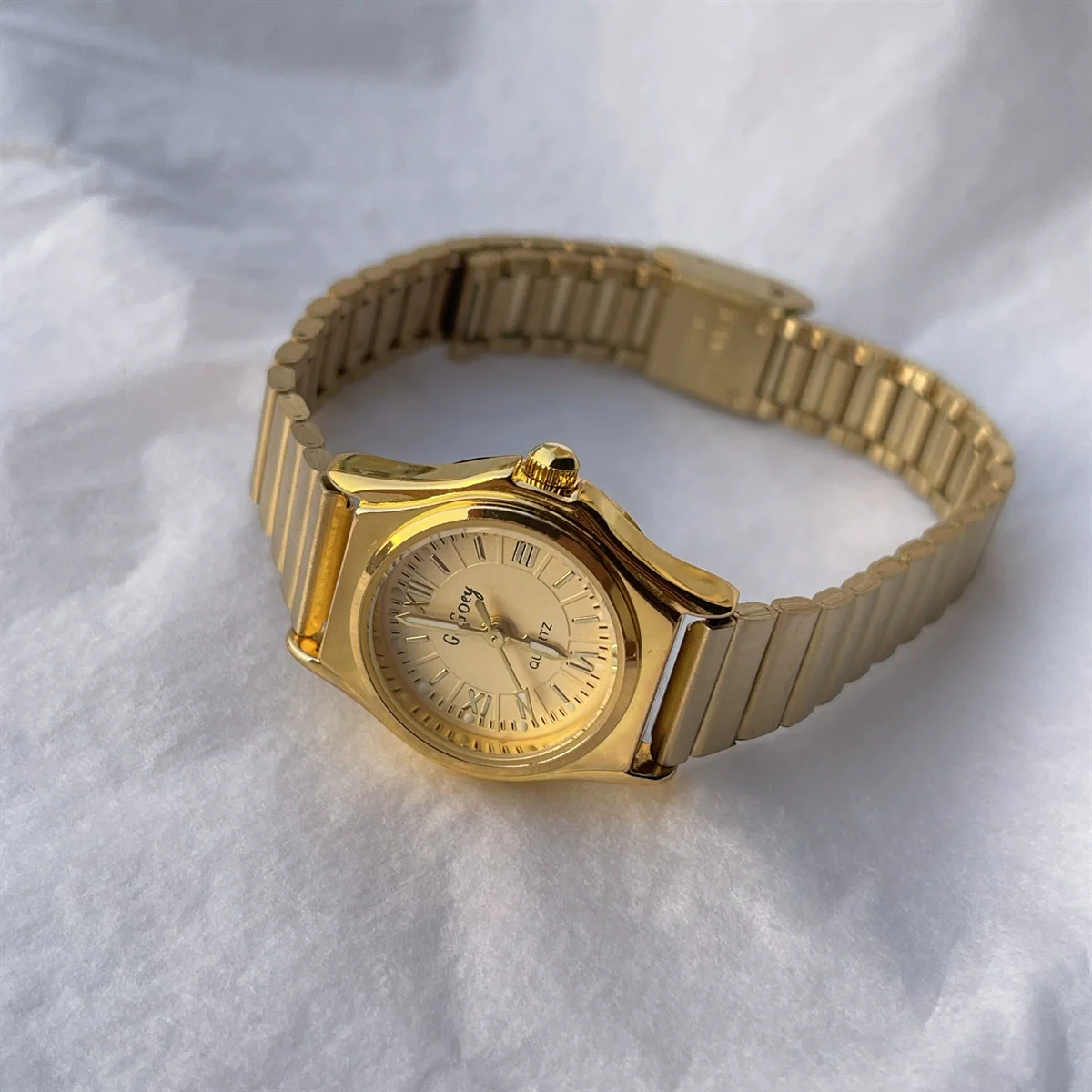 Ladies Fashion Quartz Watch With Bamboo Strap And Alloy Case Stainless Steel Buckle Round Dial