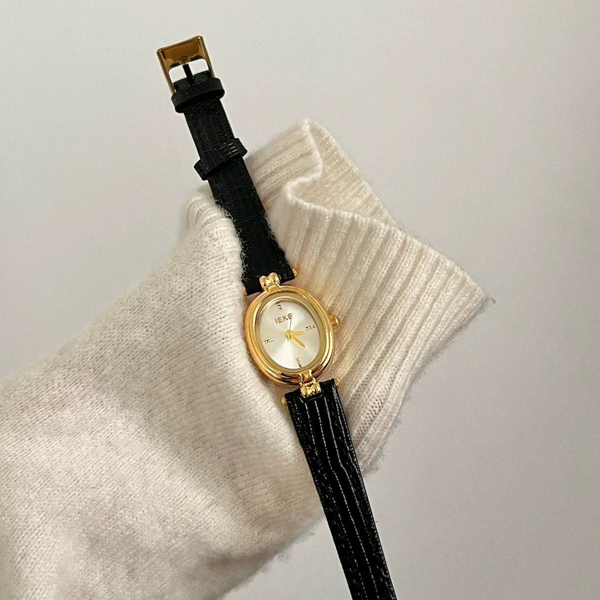 Ladies Luxury Retro Fashion Oval Dial Leather Band Metal Case Watch - Image 6