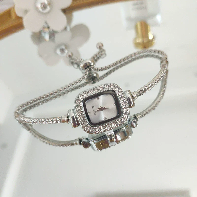Ladies Metal Fashion Round Quartz Watch With Diecast Parts - Image 7
