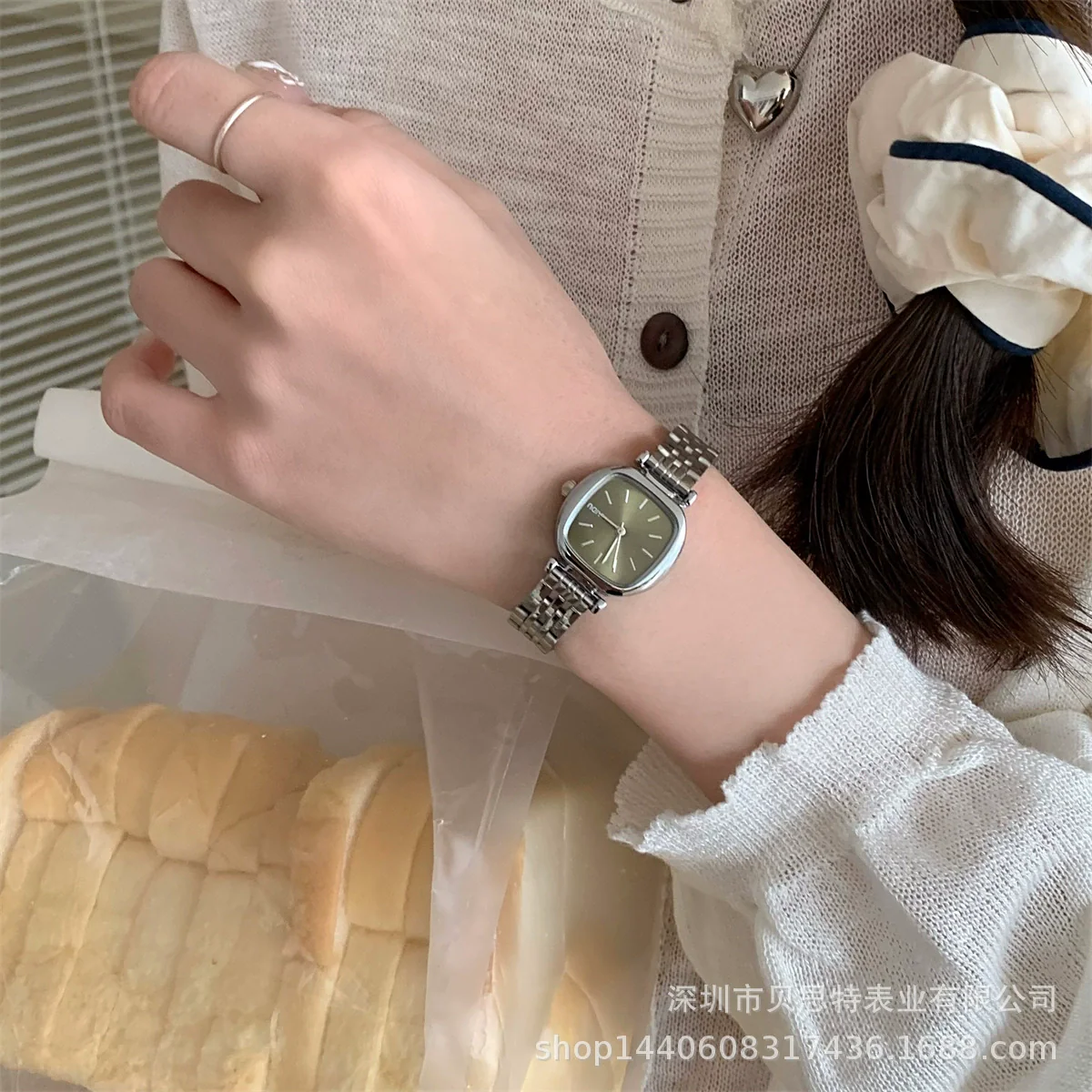 Ladies Metal Square Dial Fashion Casual Quartz Watch With Steel Band - Image 5
