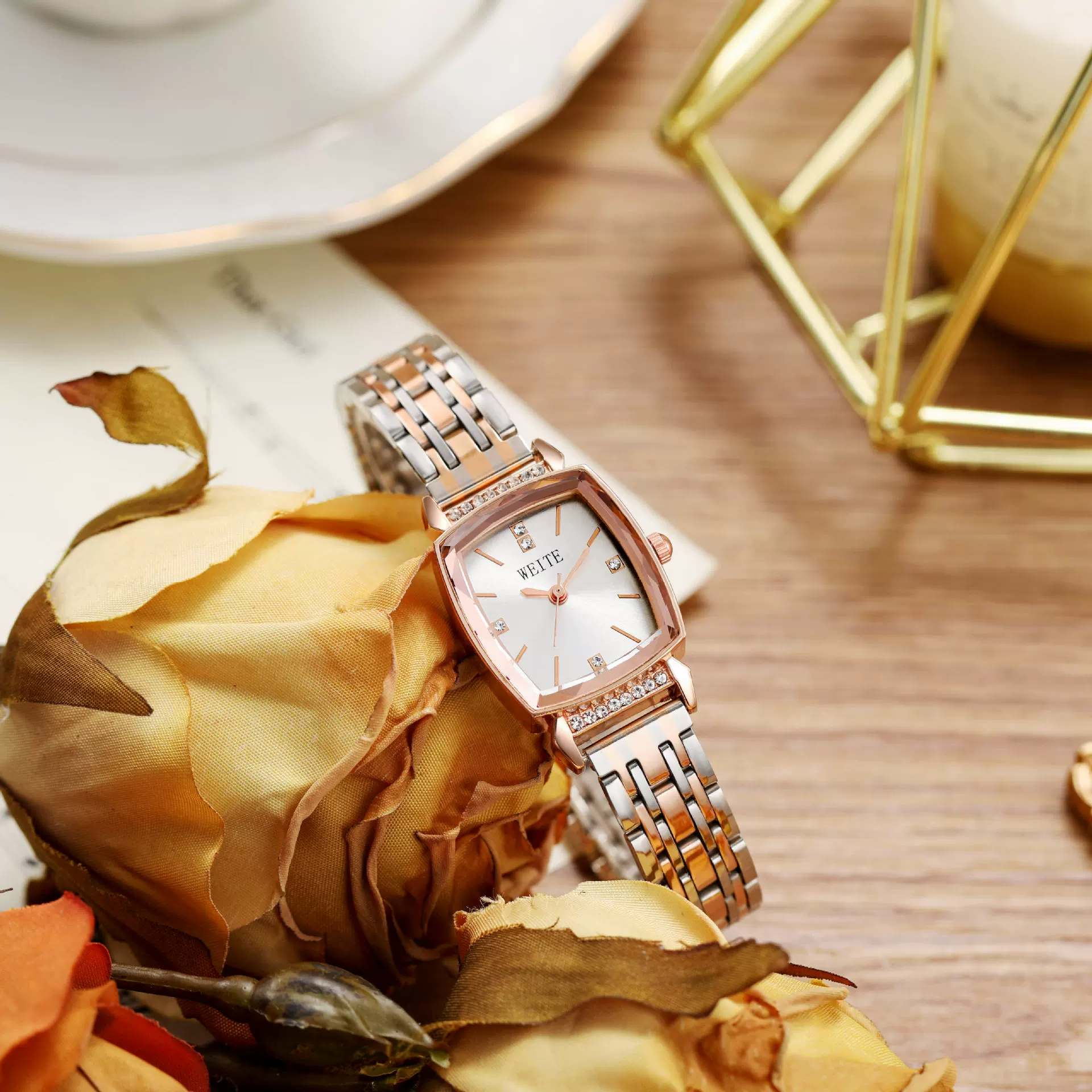 Ladies Quartz Watch Alloy Stainless Steel Square Design Fashion - Image 2