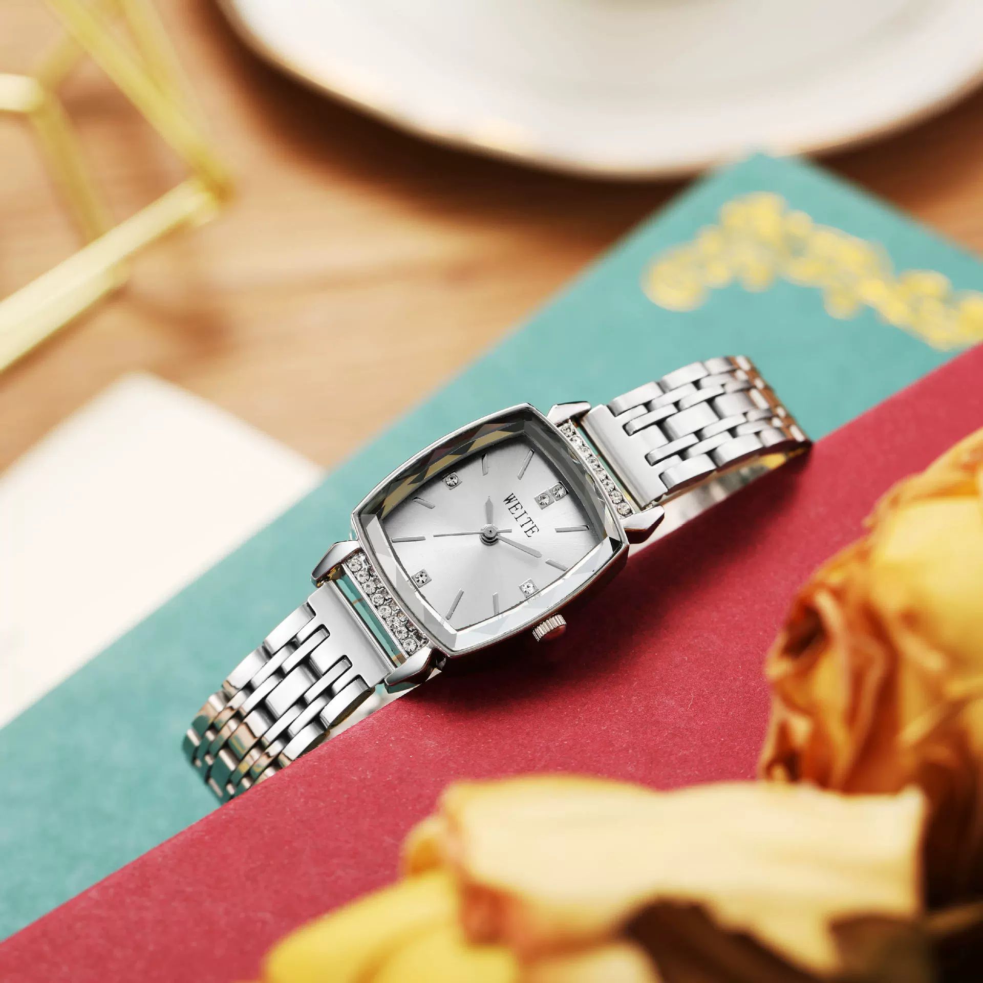 Ladies Quartz Watch Alloy Stainless Steel Square Design Fashion - Image 4