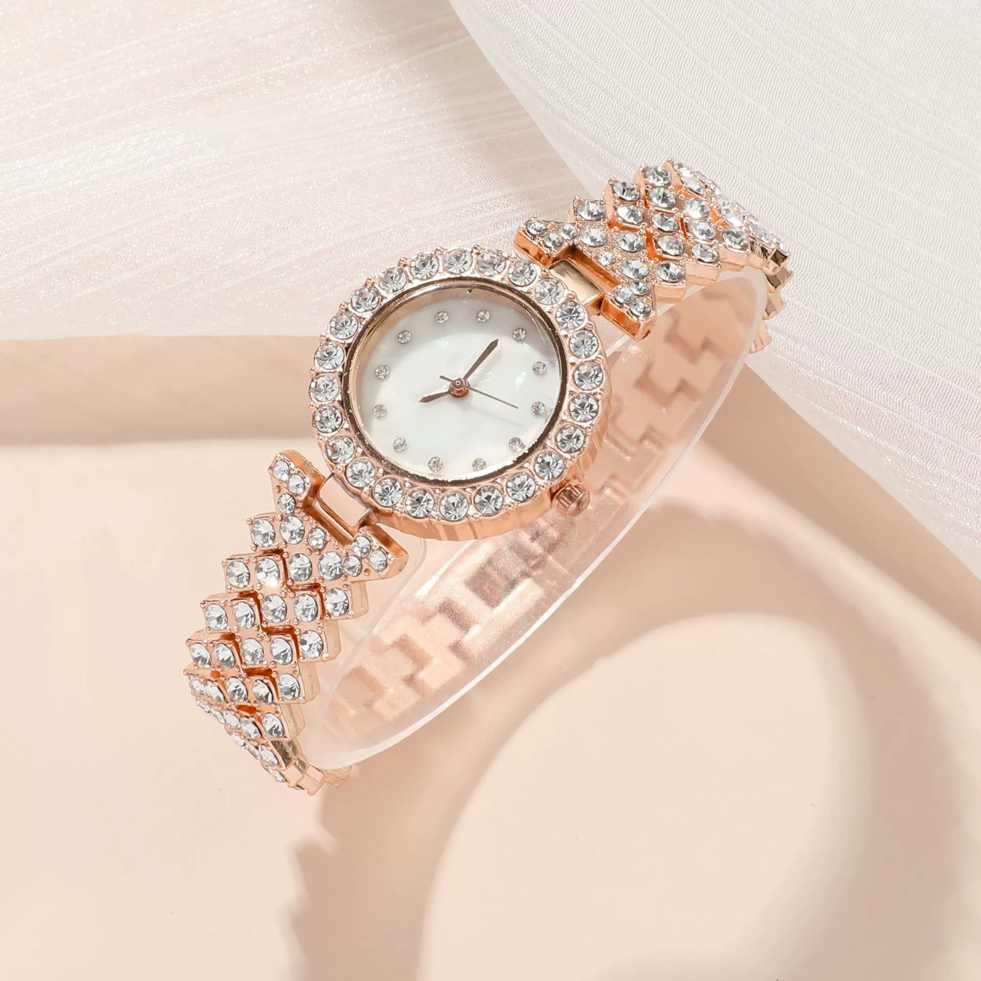 Ladies Quartz Watch And Bracelet Set Alloy Stainless Steel Round Dial Leisure Style Full Diamond - Image 2