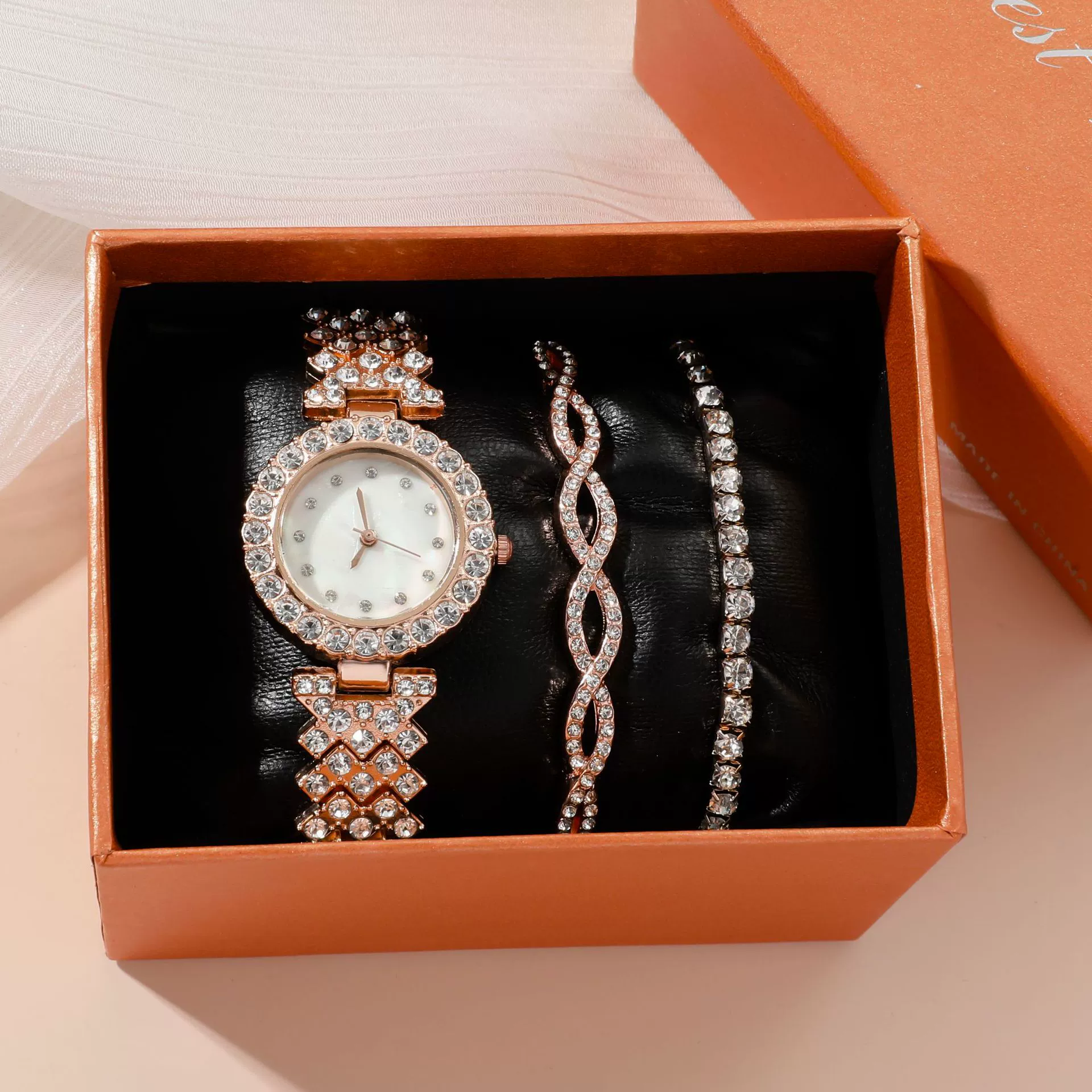 Ladies Quartz Watch And Bracelet Set Alloy Stainless Steel Round Dial Leisure Style Full Diamond - Image 3