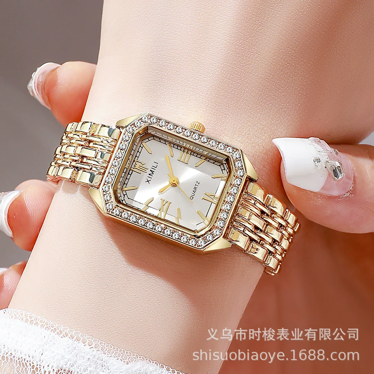 Ladies Retro Quartz Wrist Watch With Roman Numerals Rhinestone Dial Alloy Belt Rectangle Shape