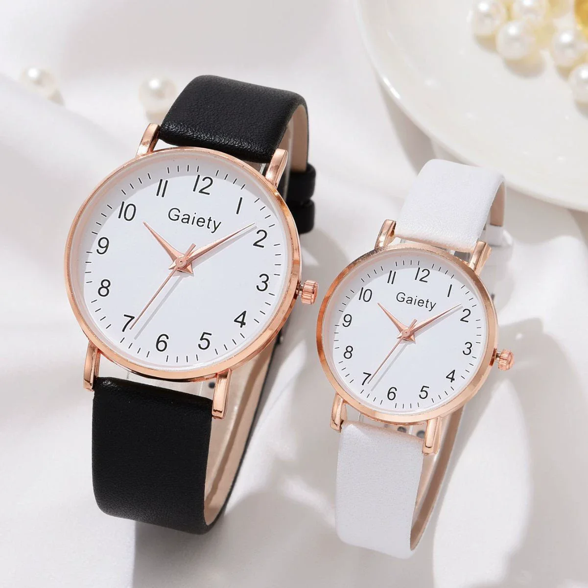Leisure Alloy Case Imitation Leather Strap Round Dial Quartz Watches For Men And Women - Image 9