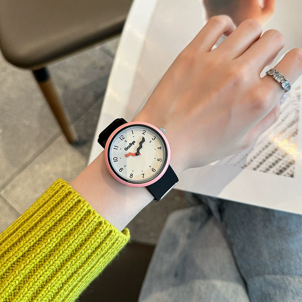 Leisure Female Silicone Band Alloy Case Round Dial Pointer Quartz Watch - Image 4