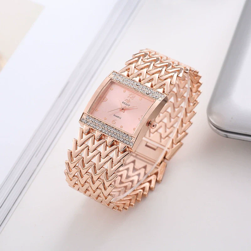 Leisure Ladies Bracelet Watch Alloy And Stainless Steel Round Dial - Image 2