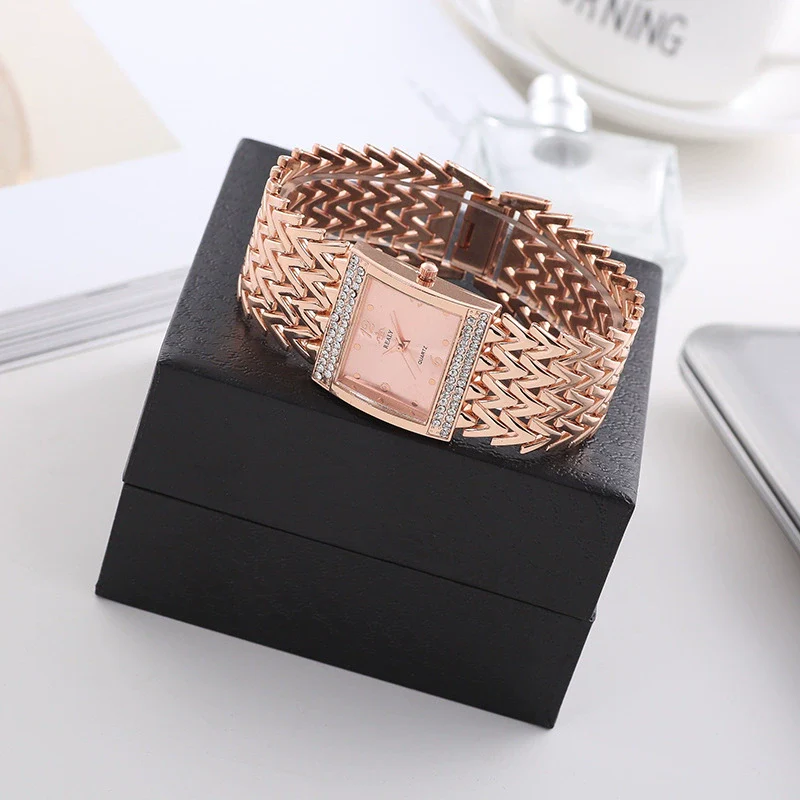 Leisure Ladies Bracelet Watch Alloy And Stainless Steel Round Dial - Image 5