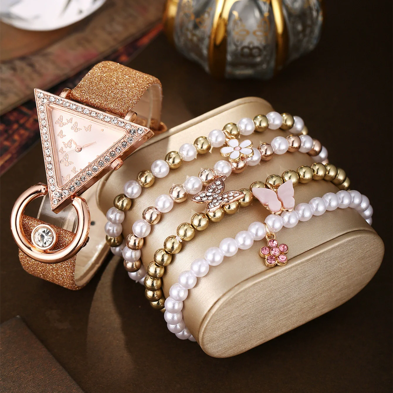 Leisure Quartz Watch And Pearl Butterfly Bracelet Suit Alloy Material Round Dial For Female