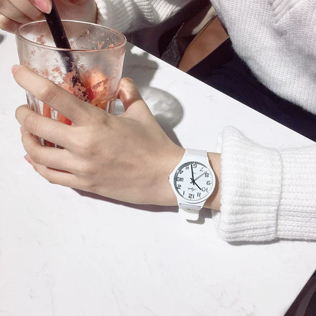 Leisure Quartz Watch For Female Middle School Students Alloy Case Silicone Strap Stainless Steel Clasp Round Dial Ordinary Glass Mirror - Image 6