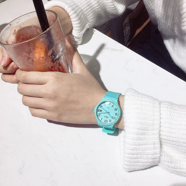 Leisure Quartz Watch For Female Middle School Students Alloy Case Silicone Strap Stainless Steel Clasp Round Dial Ordinary Glass Mirror - Image 8