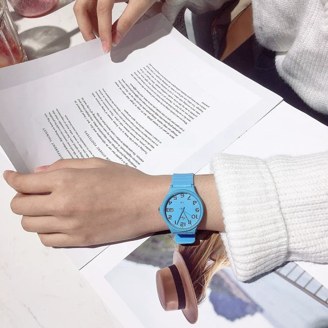 Leisure Quartz Watch For Female Middle School Students Alloy Case Silicone Strap Stainless Steel Clasp Round Dial Ordinary Glass Mirror - Image 9