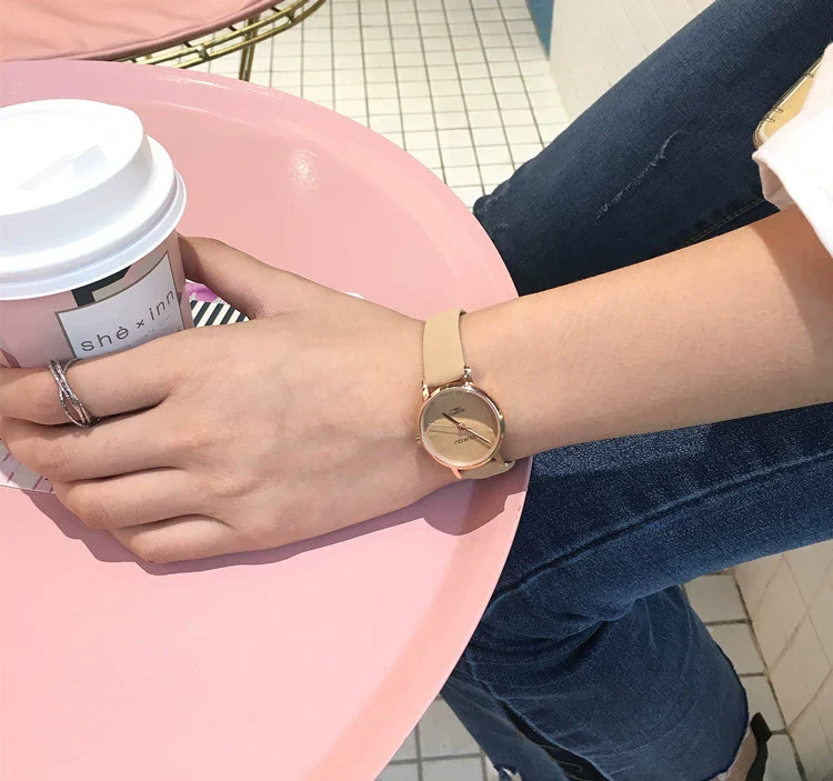 Leisure Retro Round Quartz Women's Watch With Alloy Case Imitation Leather Strap And Stainless Steel Clasp - Image 5