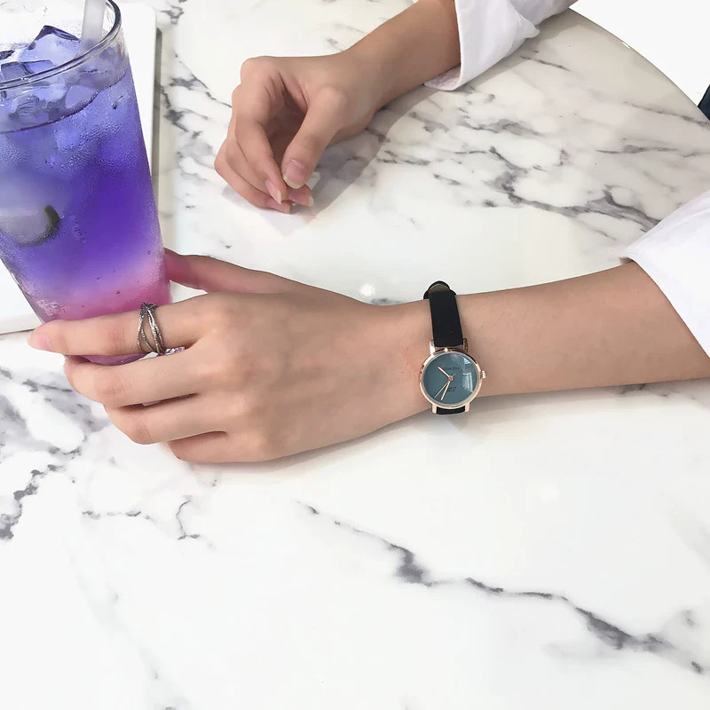 Leisure Retro Round Quartz Women's Watch With Alloy Case Imitation Leather Strap And Stainless Steel Clasp - Image 6