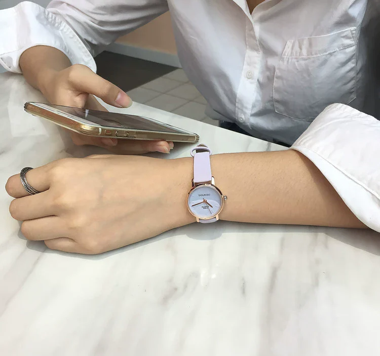 Leisure Retro Round Quartz Women's Watch With Alloy Case Imitation Leather Strap And Stainless Steel Clasp - Image 8