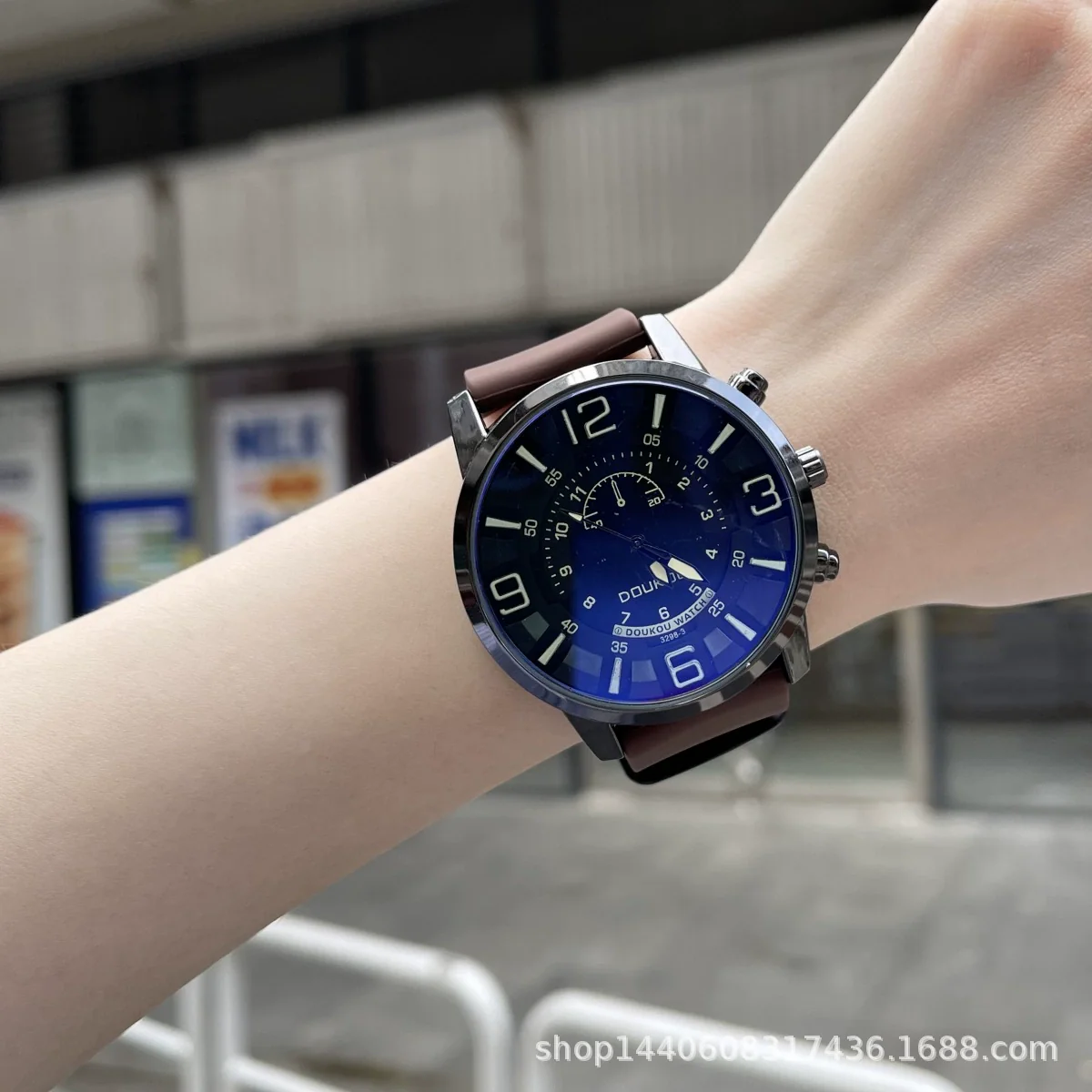 Leisure Style Alloy Case Ordinary Glass Mirror Allmatch Watch For Men And Women
