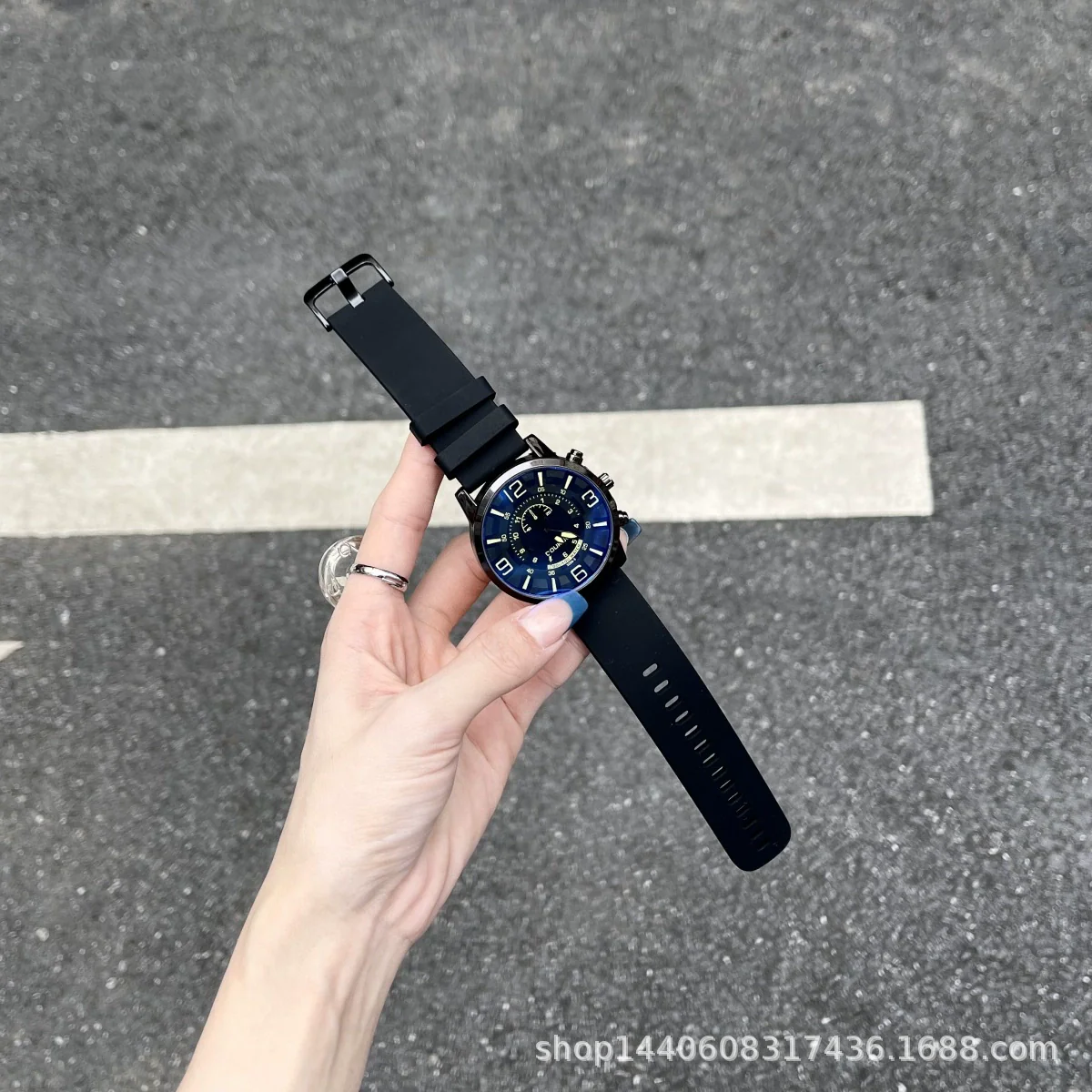 Leisure Style Alloy Case Ordinary Glass Mirror Allmatch Watch For Men And Women - Image 4