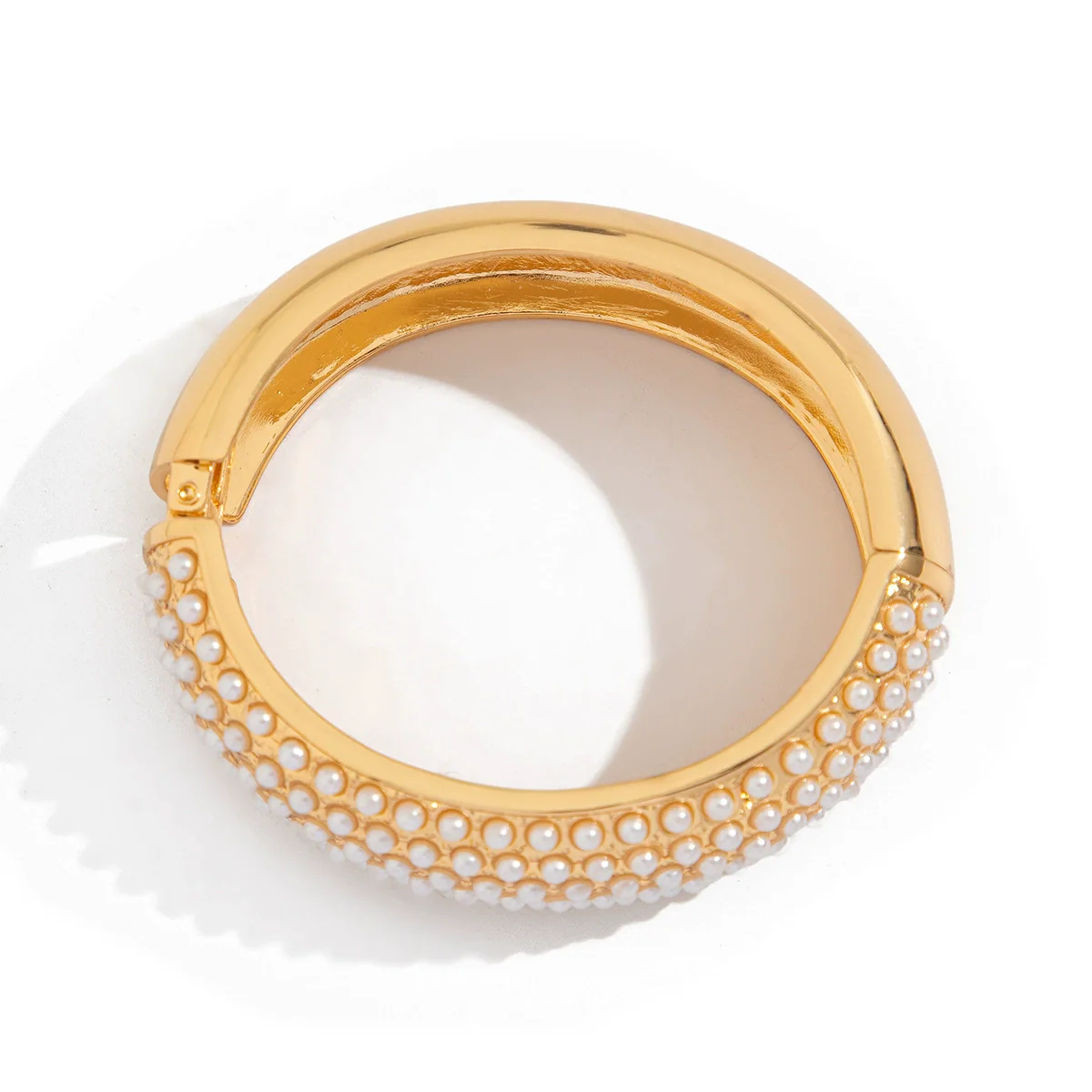 Leisure Style Pearl And Alloy Open Trim Oval Bracelet With Electroplating - Image 5