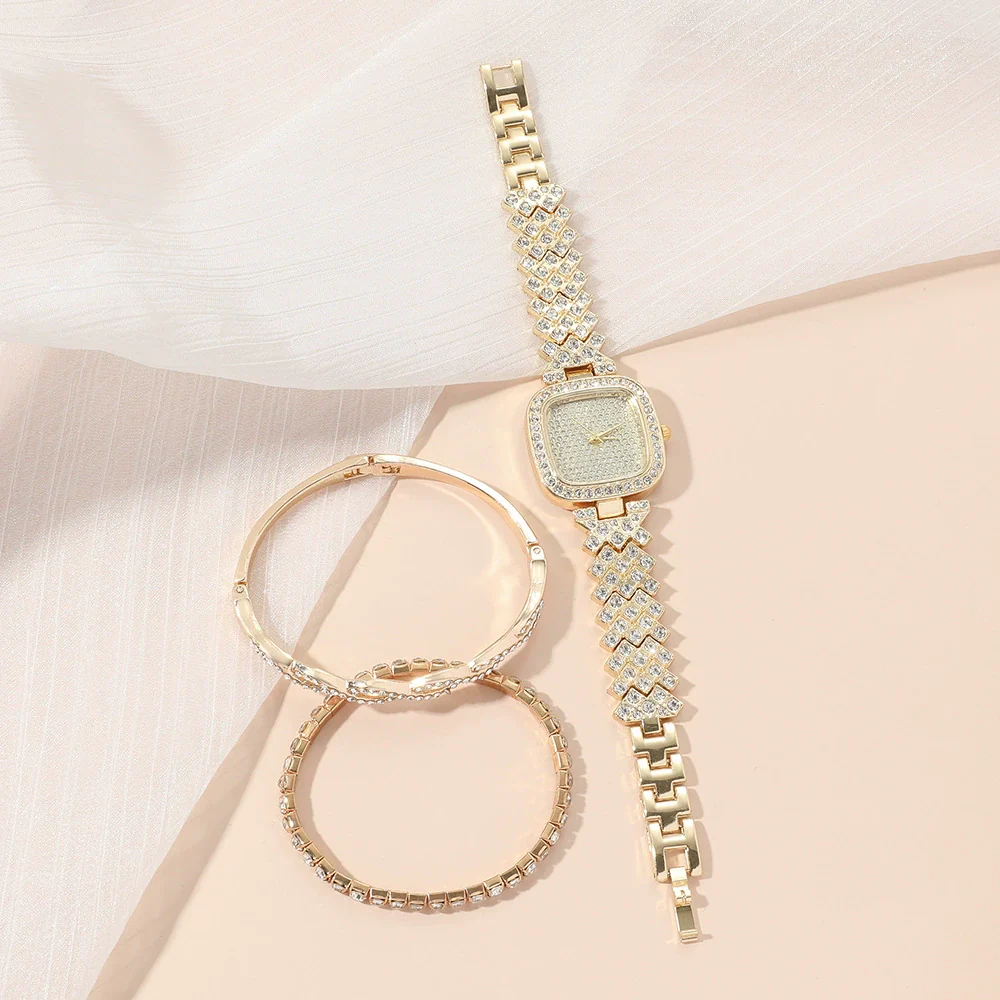 Leisure Women's Alloy Bracelet Watch With Square Dial And Diamond Star Design - Image 4