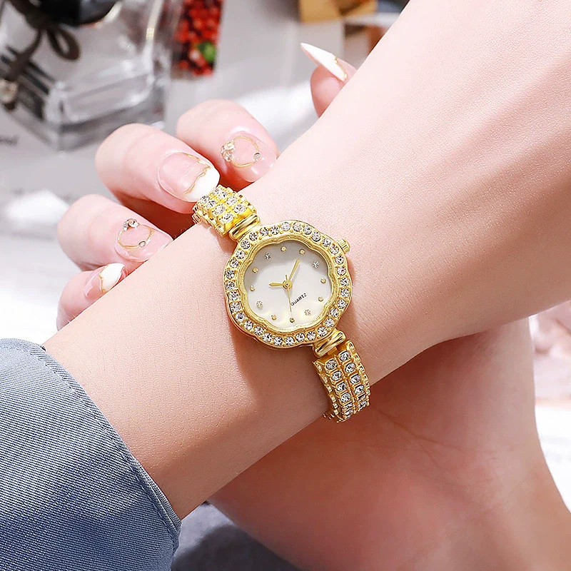 Leisure Women's Alloy Watch With Rhombus Dial And Stainless Steel Buckle