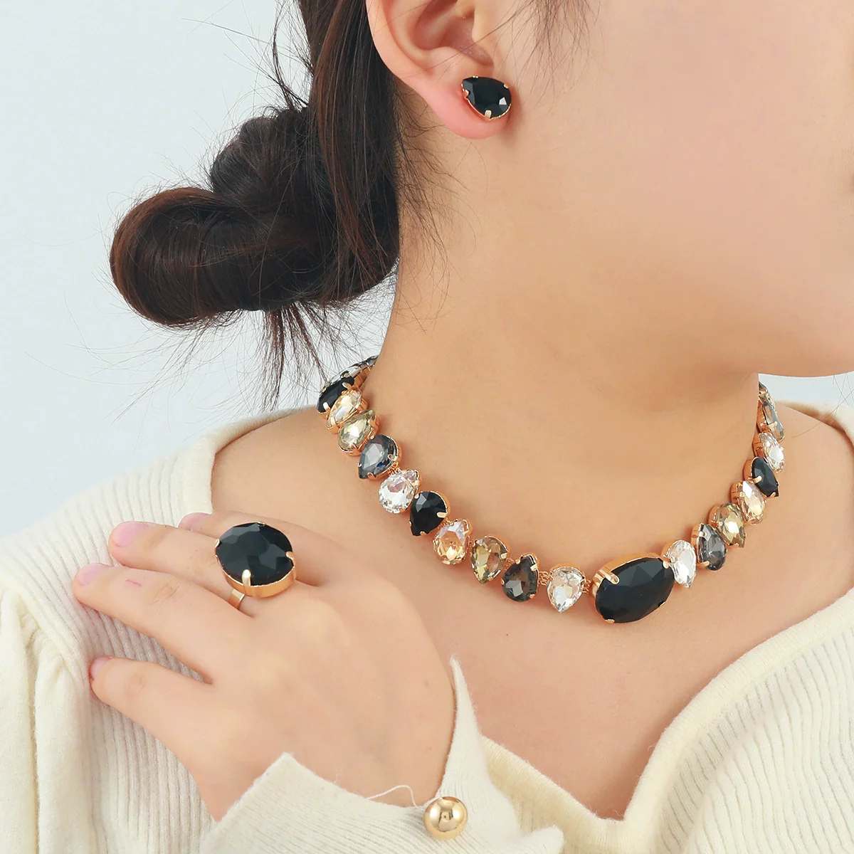 Light Luxury Women's Rhinestone Jewelry Set Necklace Earrings Ring With Inlay Design