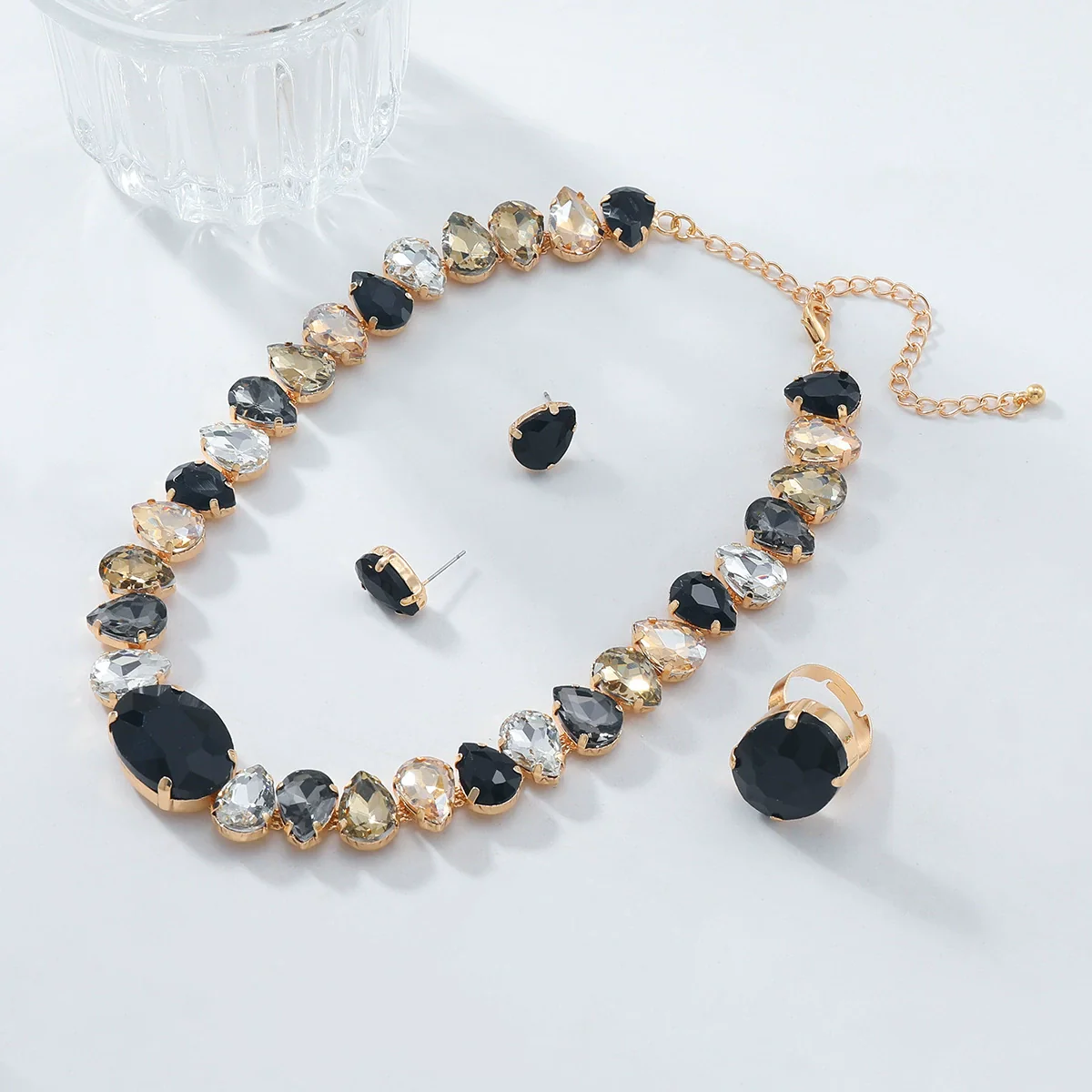 Light Luxury Women's Rhinestone Jewelry Set Necklace Earrings Ring With Inlay Design - Image 3