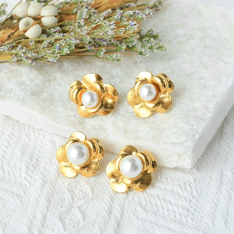 Luxury Camellia Pearl Stainless Steel Earrings Retro Elegant Vintage Electroplated Women's Accessories