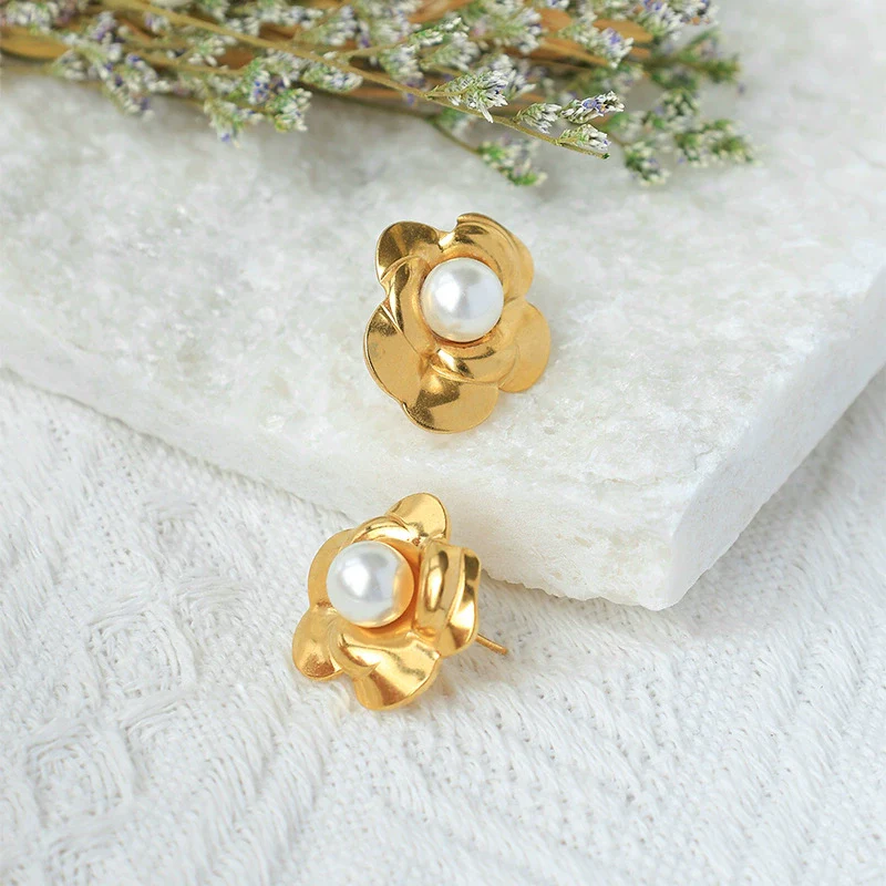 Luxury Camellia Pearl Stainless Steel Earrings Retro Elegant Vintage Electroplated Women's Accessories - Image 2
