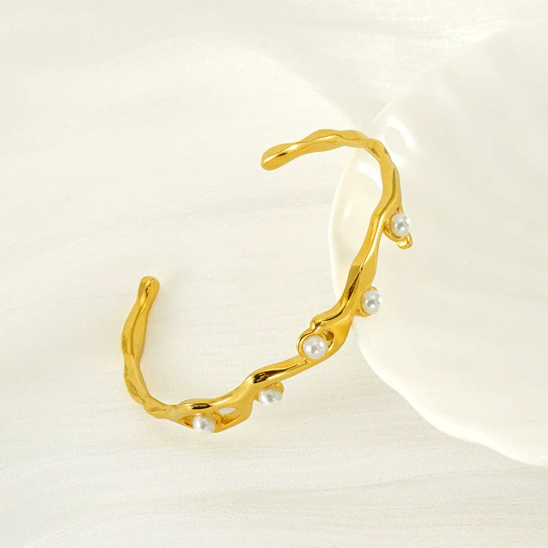 Luxury Pearl Design Titanium Steel 18K Gold Electroplated Bracelet For Female - Image 2