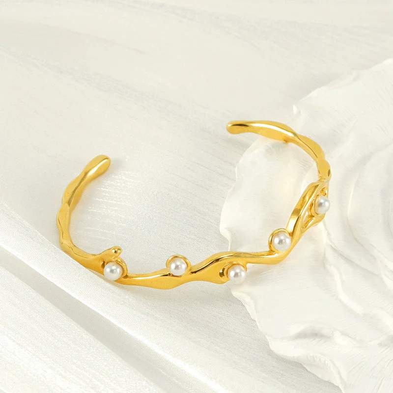 Luxury Pearl Design Titanium Steel 18K Gold Electroplated Bracelet For Female - Image 4
