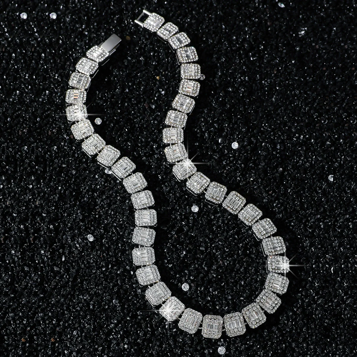 Men's Alloy Cuban Chain Hiphop Geometric Diamond Stitching Necklace - Image 3