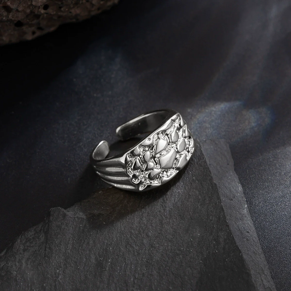 Men's Alloy Geometric Minimalist Hiphop Fashion Ring With Electroplating Design - Image 4