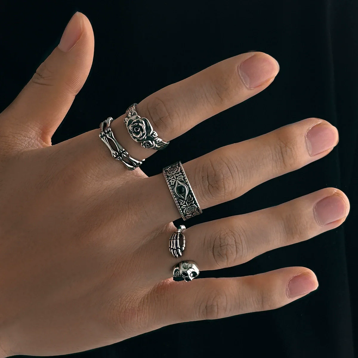 Men's Alloy Geometric Skull Ghost Claw Ring With Electroplating