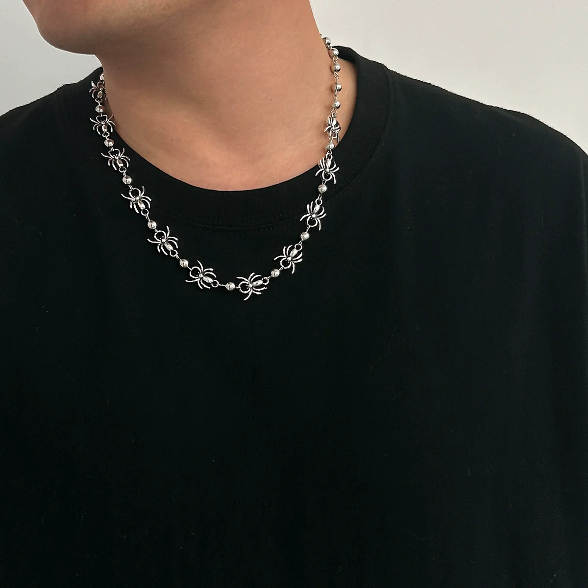 Men's Alloy Handmade Geometric Animal Style Spider Round Bead Stitching Necklace And Snake Bone Chain