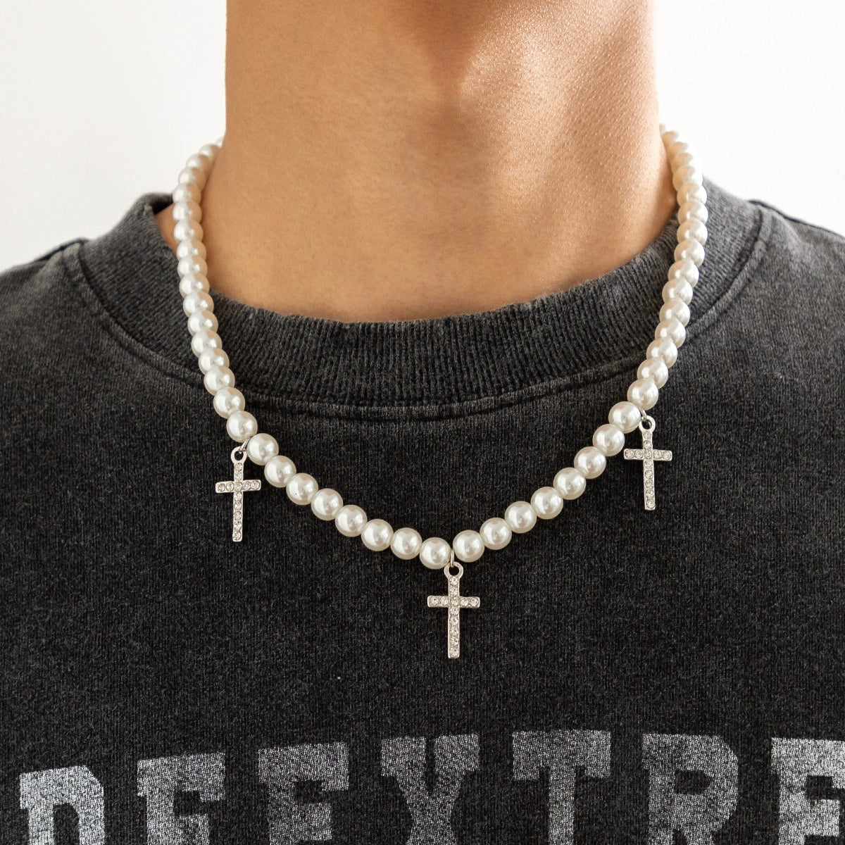 Men's Alloy Imitation Pearl Cross Diamondencrusted Hiphop Necklace - Image 3