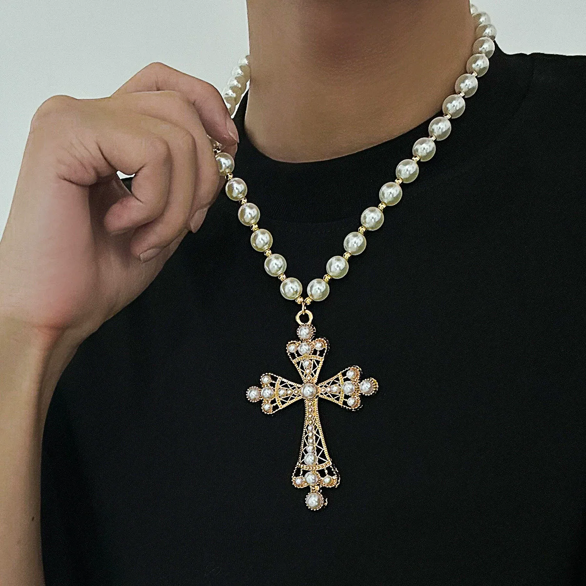 Men's Exaggerated Retro Fashion Geometric Cross Pendant Necklace Handmade With Imitation Pearls And Alloy - Image 2