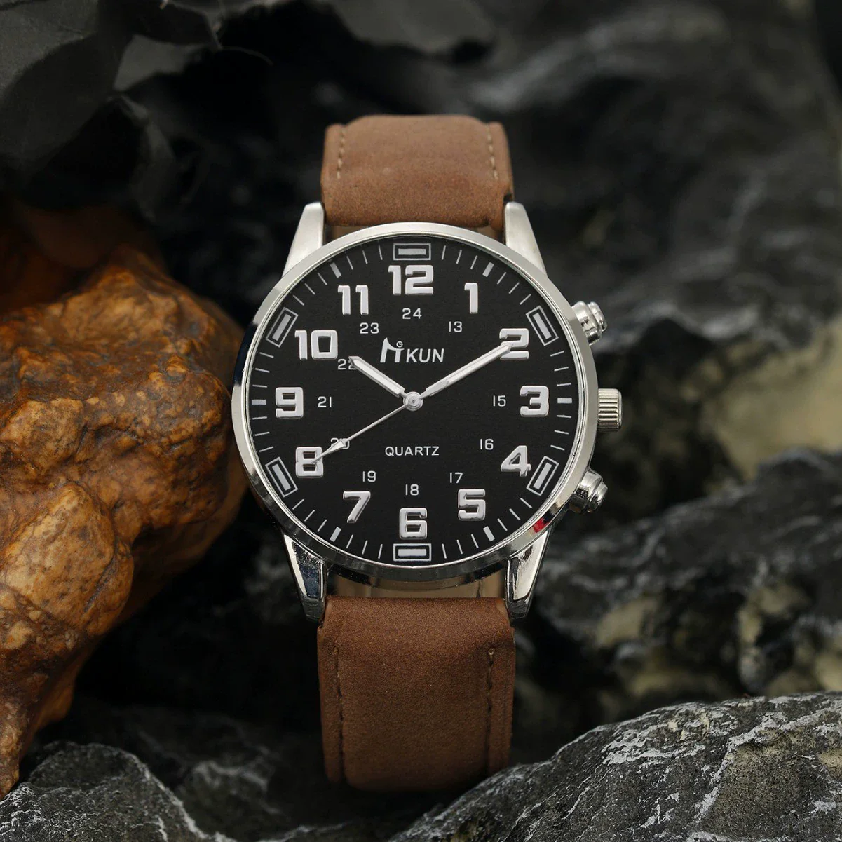 Men's Fashion Alloy Case Imitation Leather Belt Pointer Round Dial Watch With Stainless Steel Clasp - Image 8
