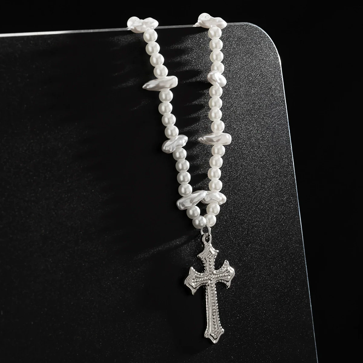 Men's Handmade Alloy Imitation Pearl Cross Geometric Hip Hop Necklace - Image 4