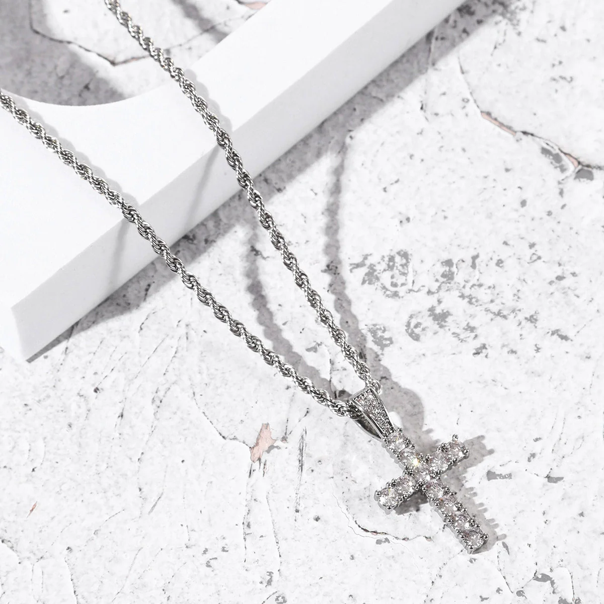 Men's Hip Hop Copper Cross Necklace With Zircon Pendants And Electroplating Treatment - Image 2