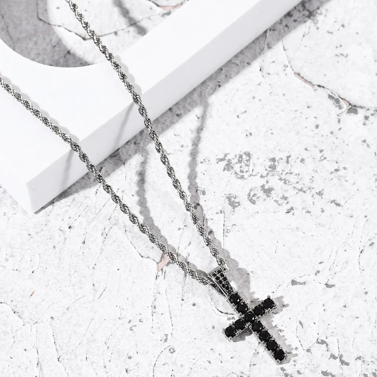 Men's Hip Hop Copper Cross Necklace With Zircon Pendants And Electroplating Treatment - Image 5